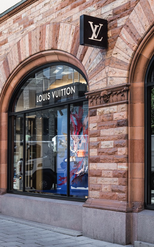 Bibliotekstan, Louis Vuitton